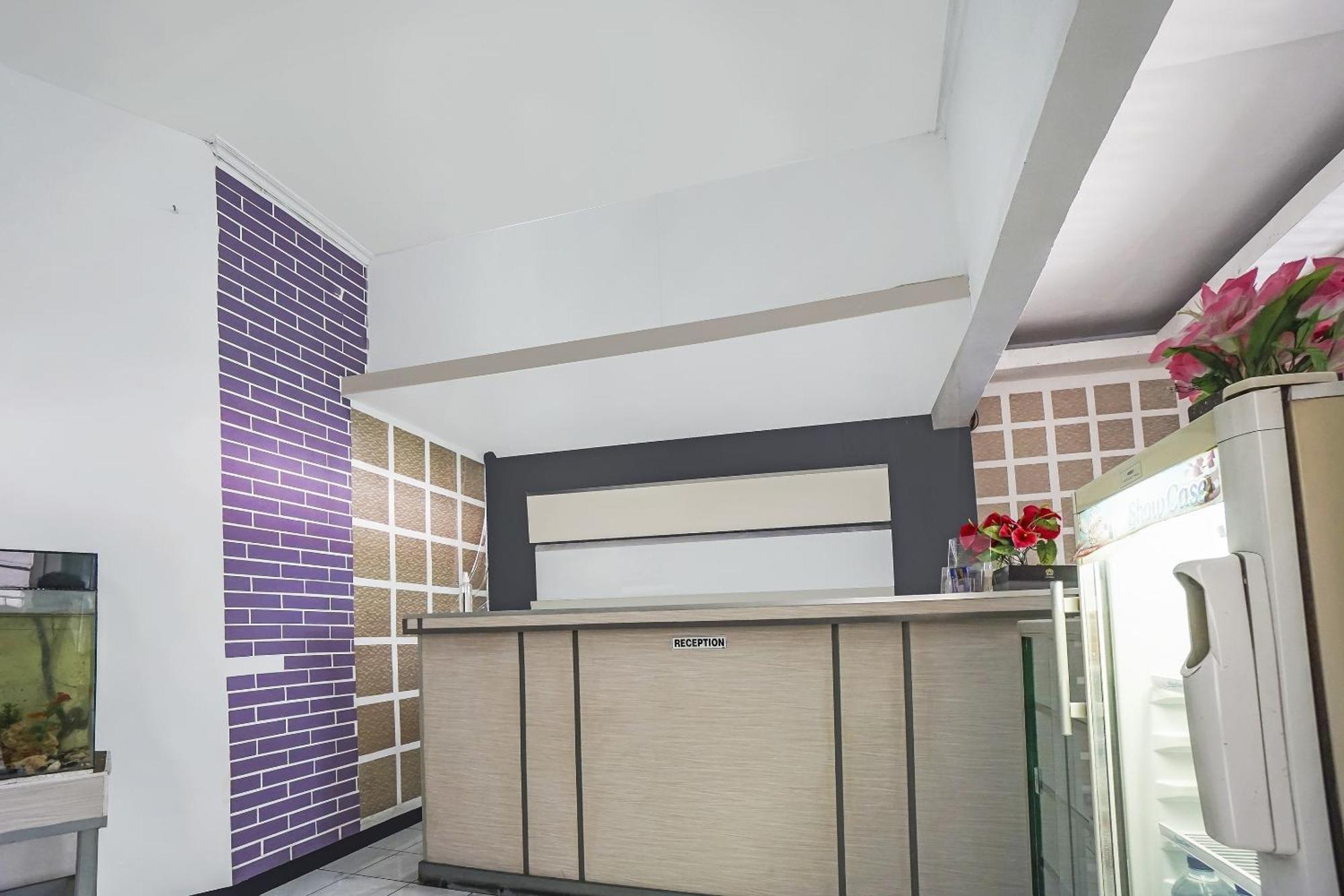 Oyo 91084 Oke Guest House Malang Buitenkant foto