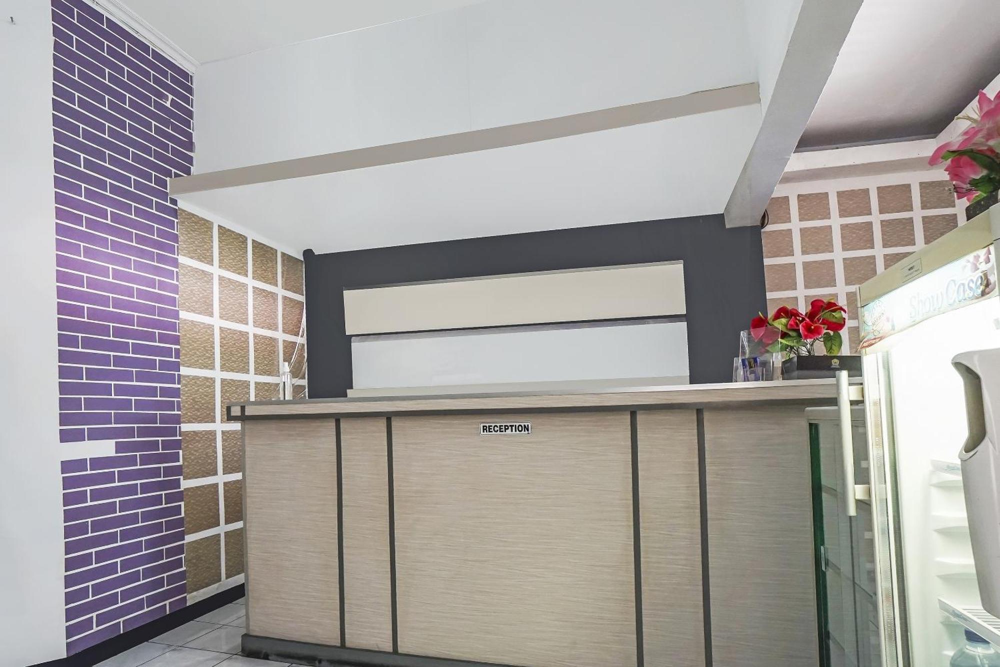 Oyo 91084 Oke Guest House Malang Buitenkant foto