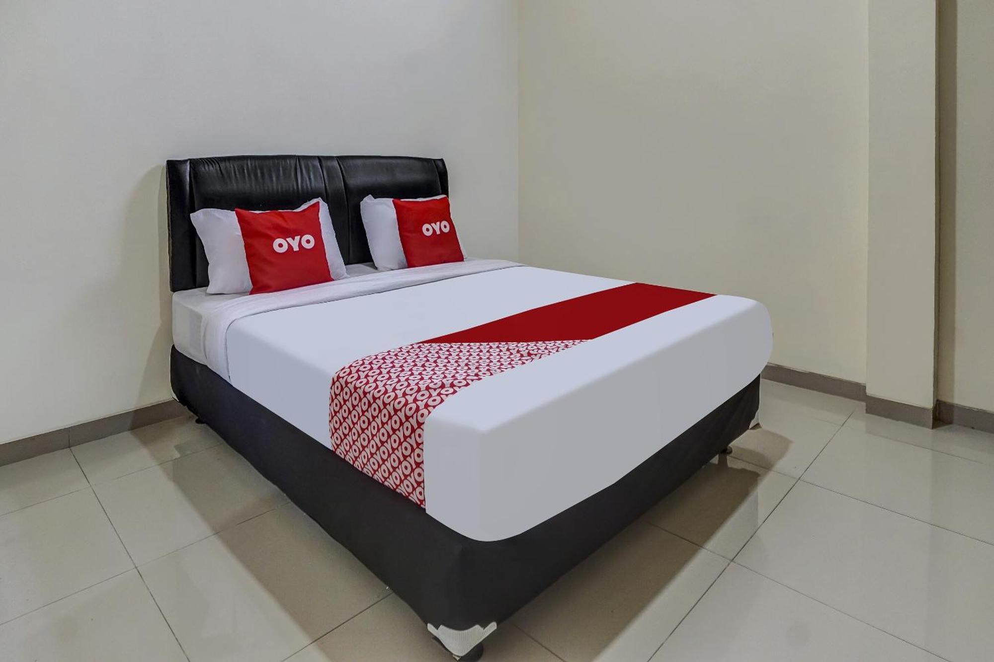 Oyo 91084 Oke Guest House Malang Buitenkant foto